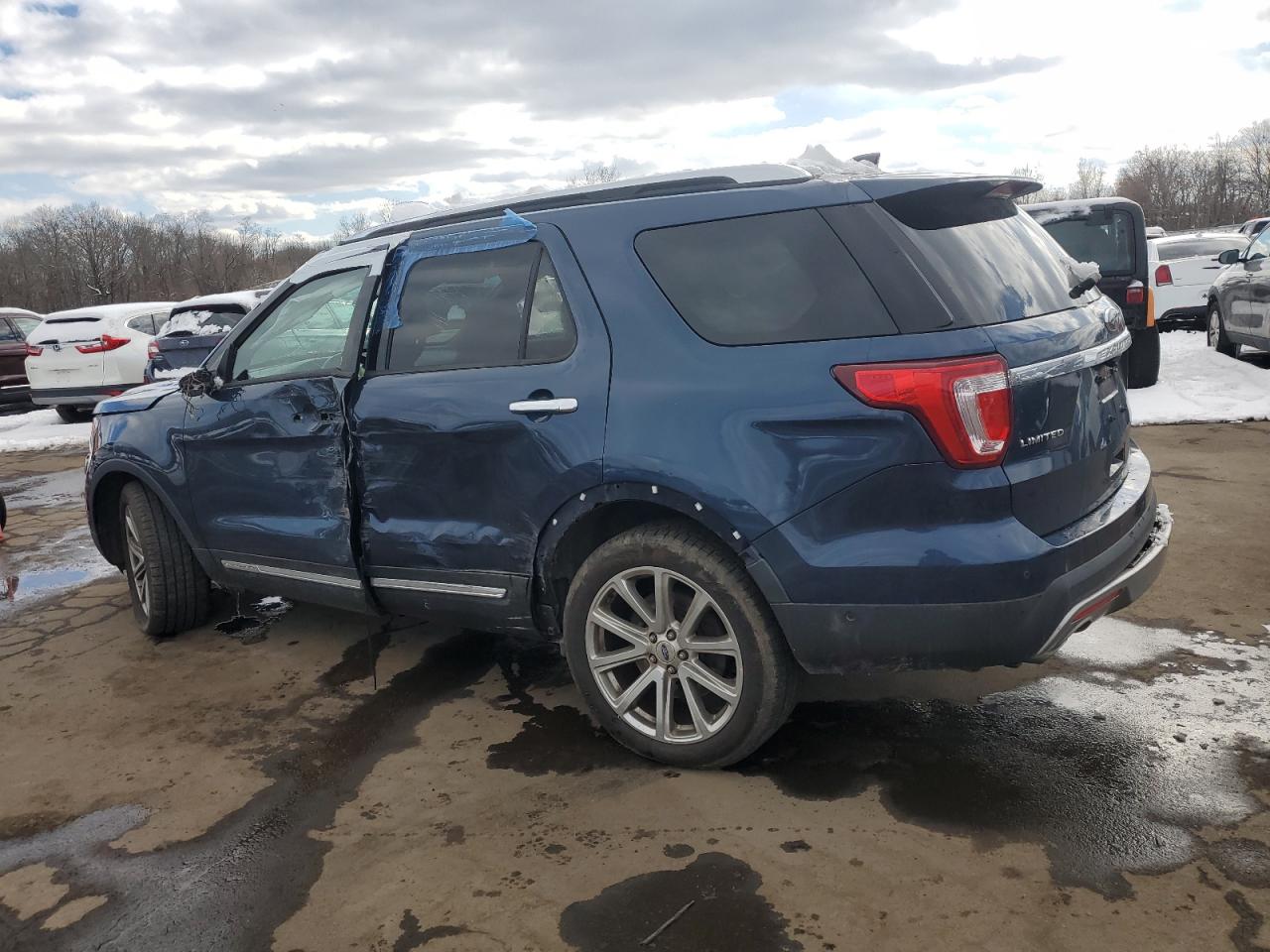 2016 Ford Explorer - Image 2