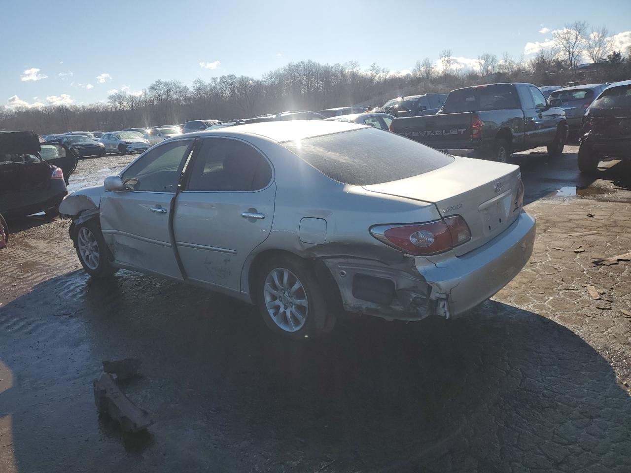 2003 Lexus ES - Image 2