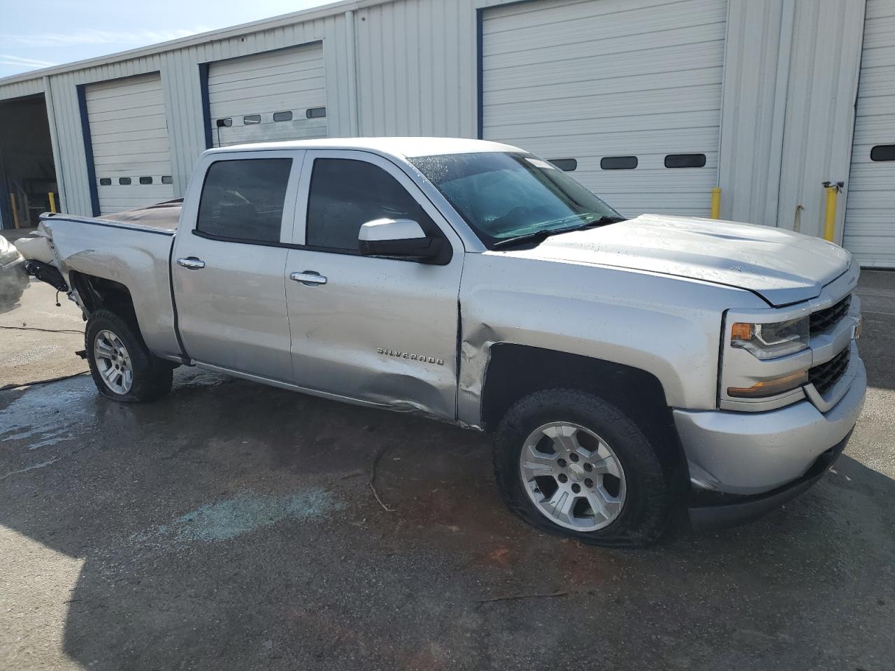 2018 Chevrolet Silverado - Image 4