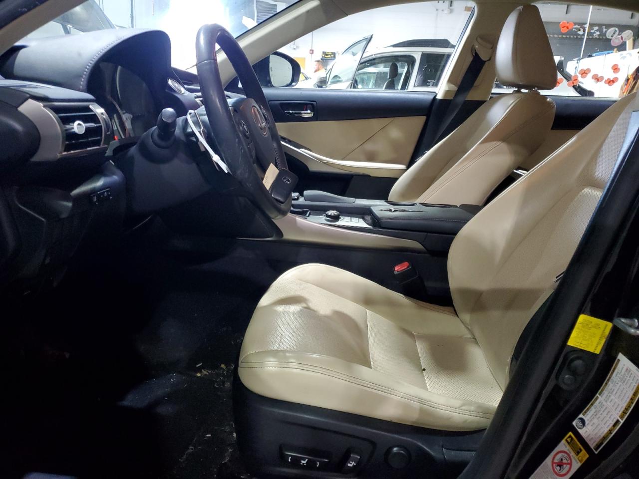2015 Lexus IS - Image 7