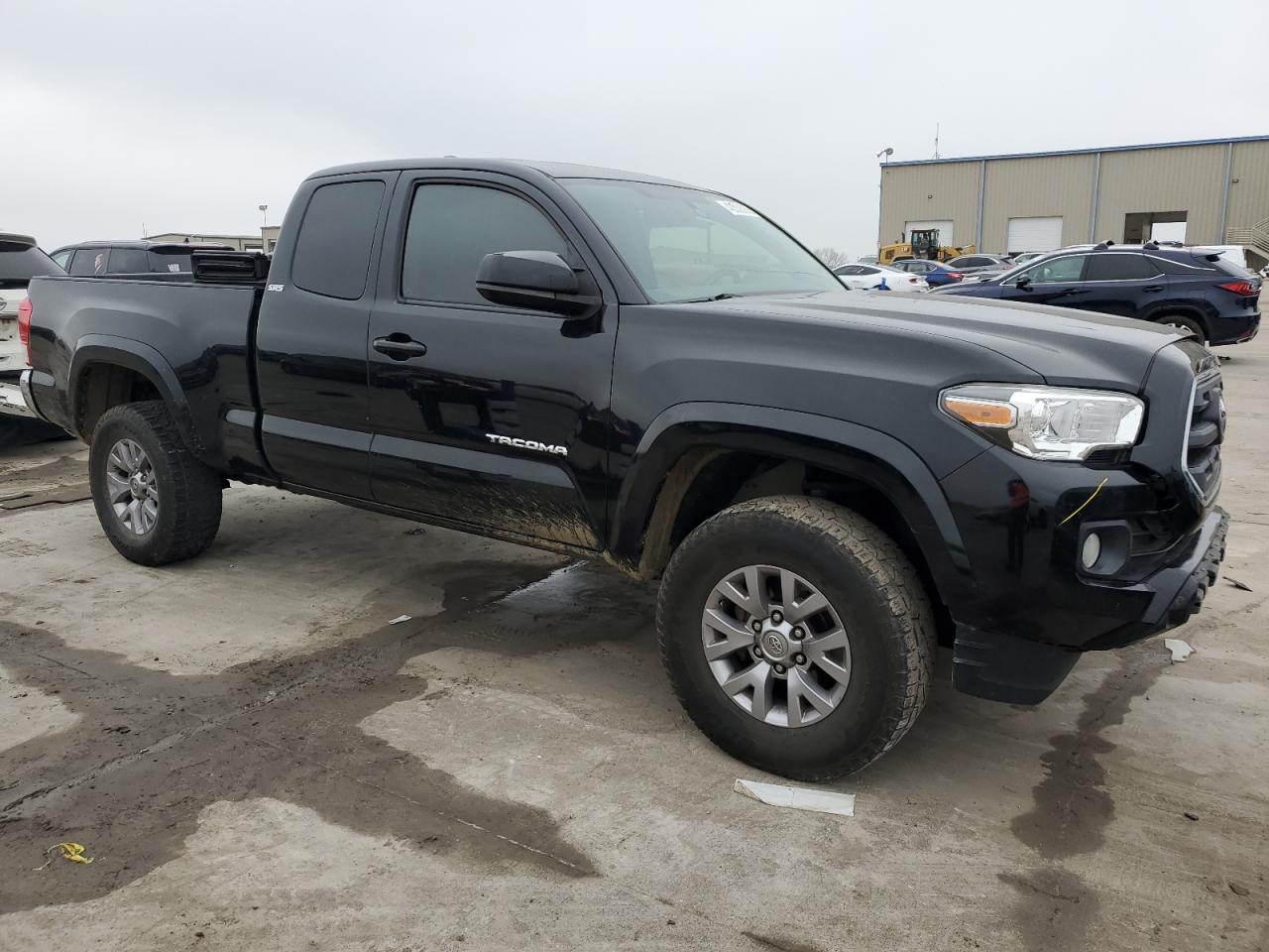 2016 Toyota Tacoma - Image 4