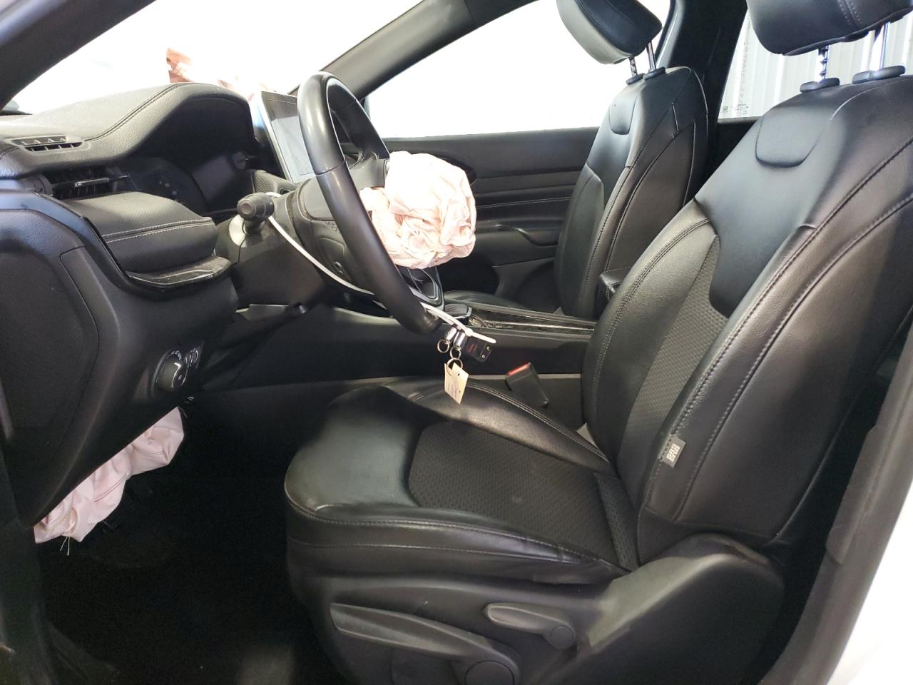 2022 Jeep Compass - Image 7