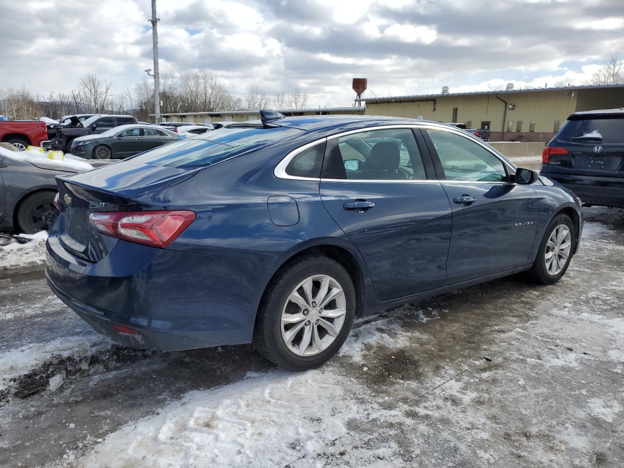 2021 Chevrolet Malibu - Image 3