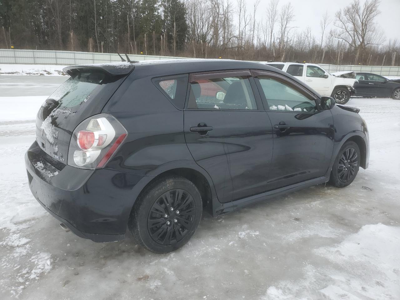 2009 Pontiac Vibe - Image 3