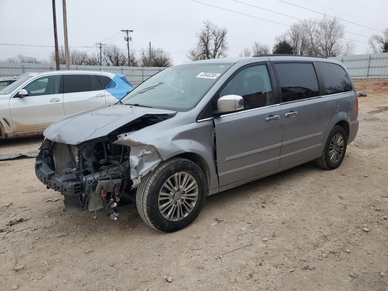 2013 Chrysler Town & Country - Image 1