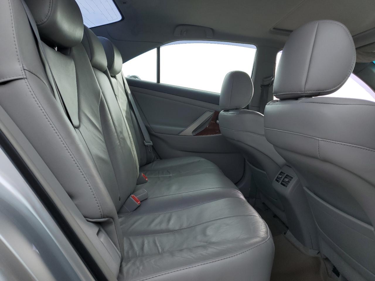 2010 Toyota Camry - Image 10