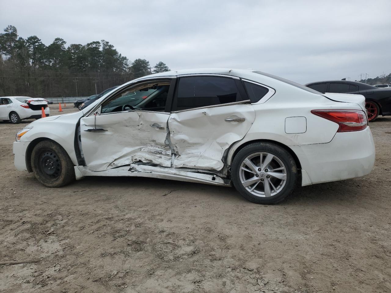 2013 Nissan Altima - Image 2