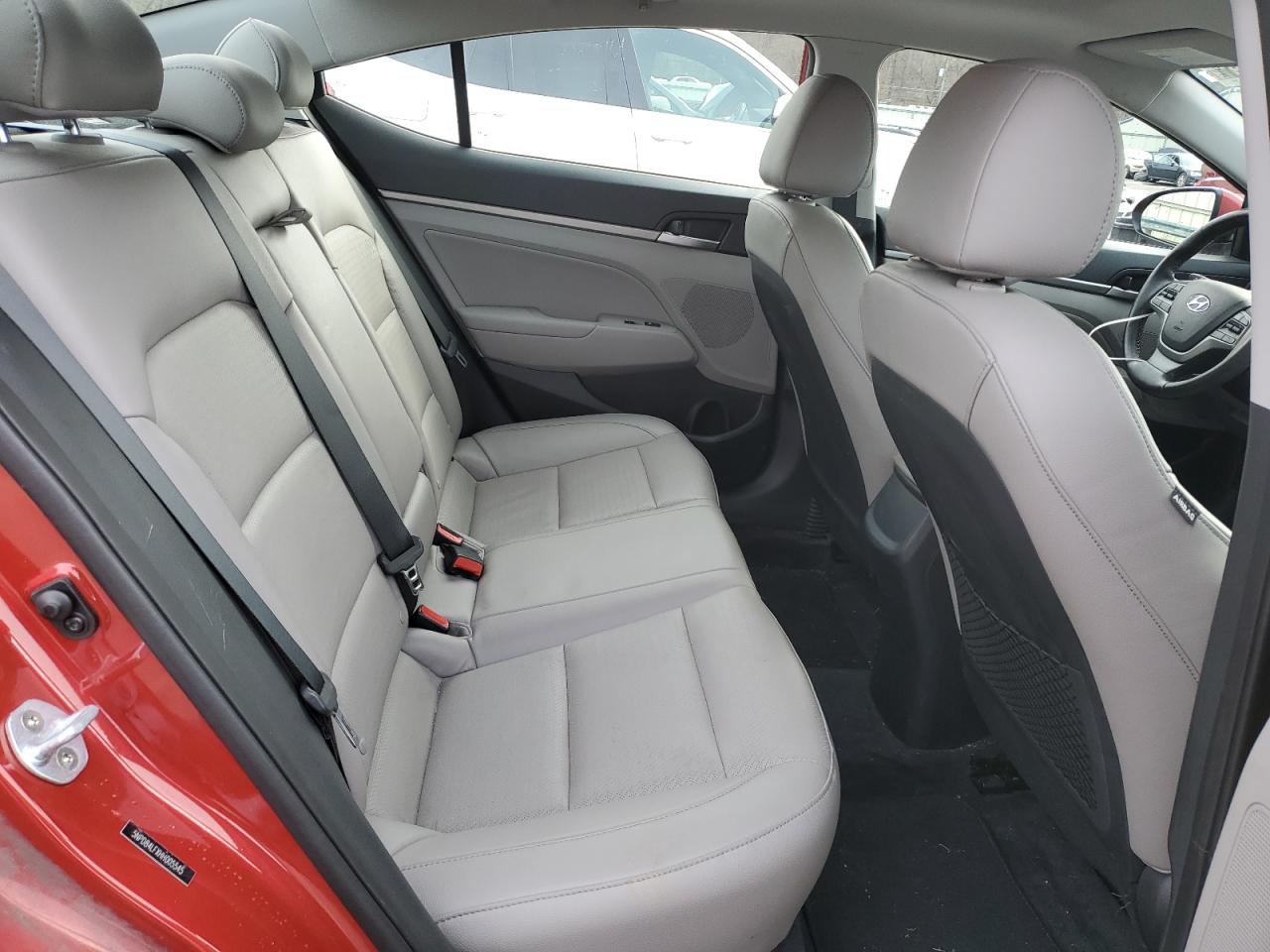2017 Hyundai Elantra - Image 10
