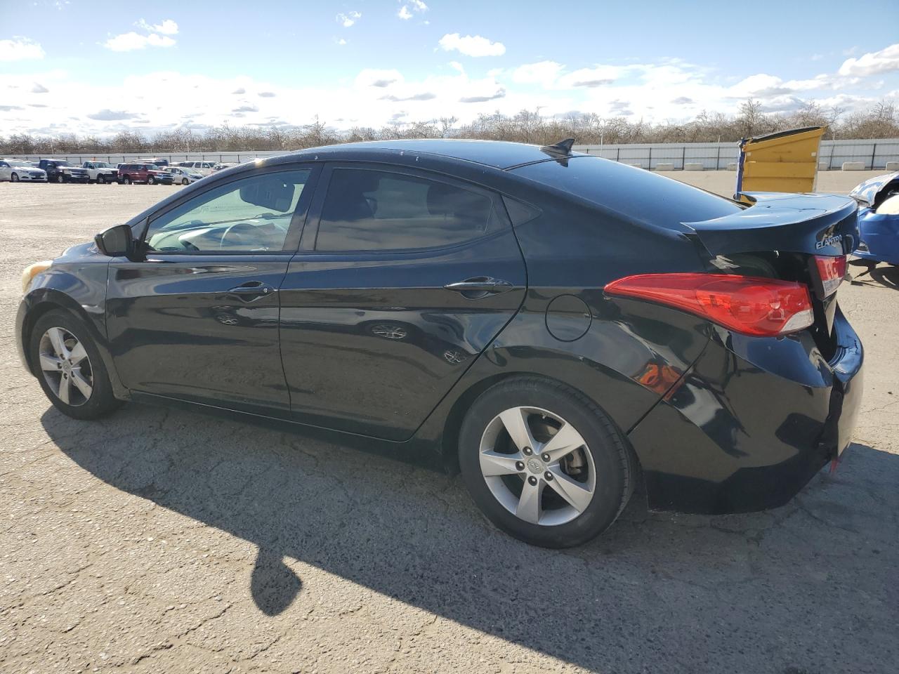 2013 Hyundai Elantra - Image 2