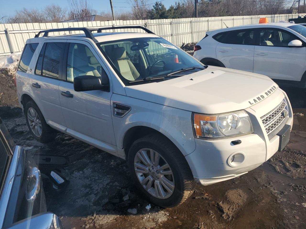 2010 Land Rover LR2 - Image 4