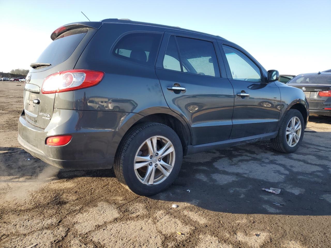 2010 Hyundai Santa Fe - Image 3