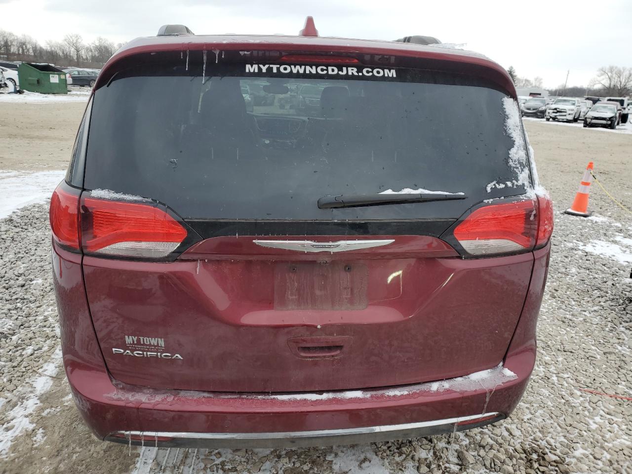 2017 Chrysler Pacifica - Image 6