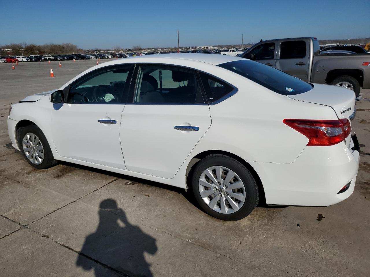 2018 Nissan Sentra - Image 2