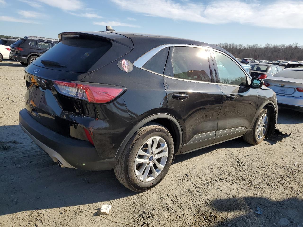 2022 Ford Escape - Image 3