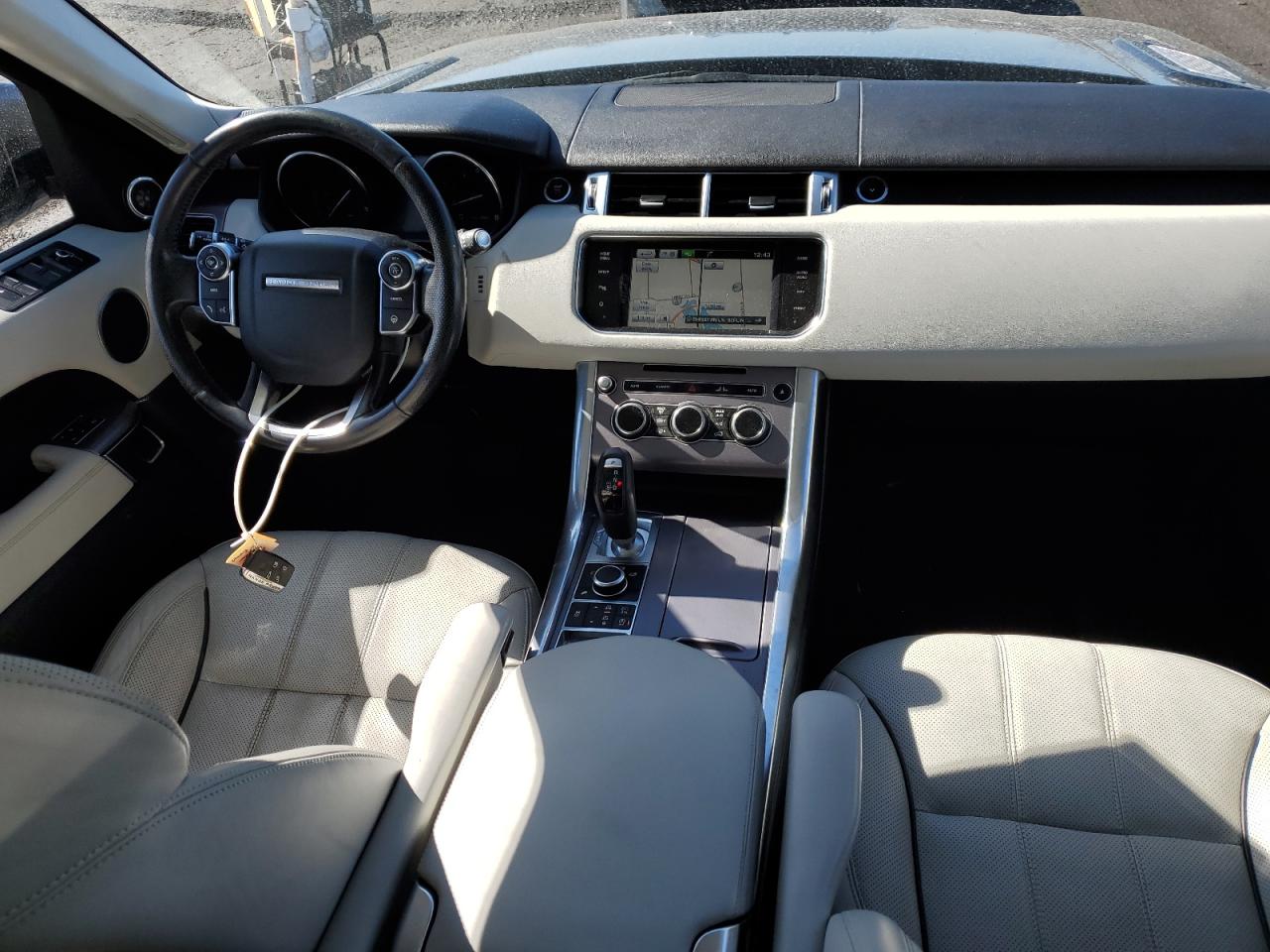 2015 Land Rover Range Rover - Image 8