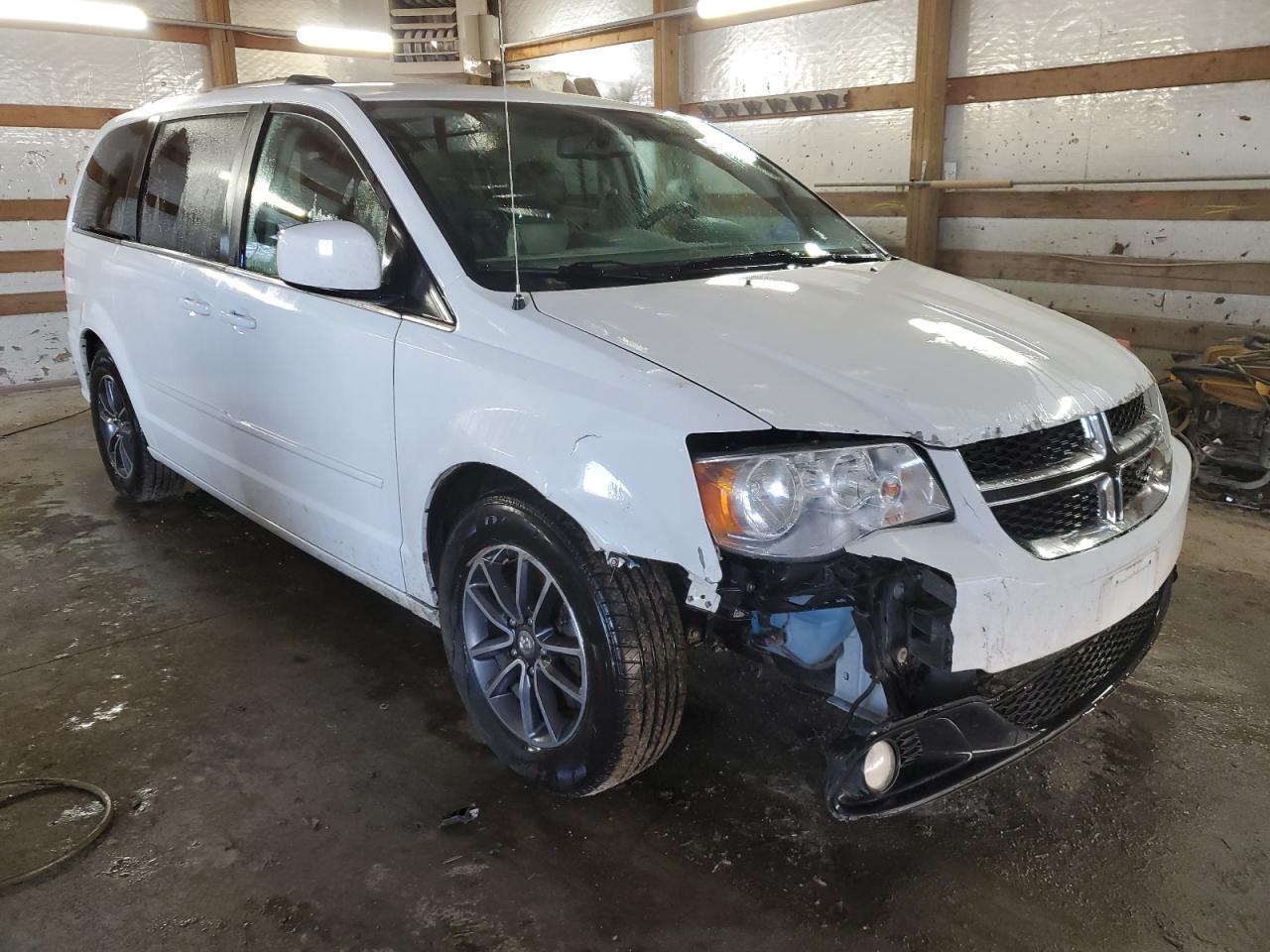 2017 Dodge Caravan - Image 4