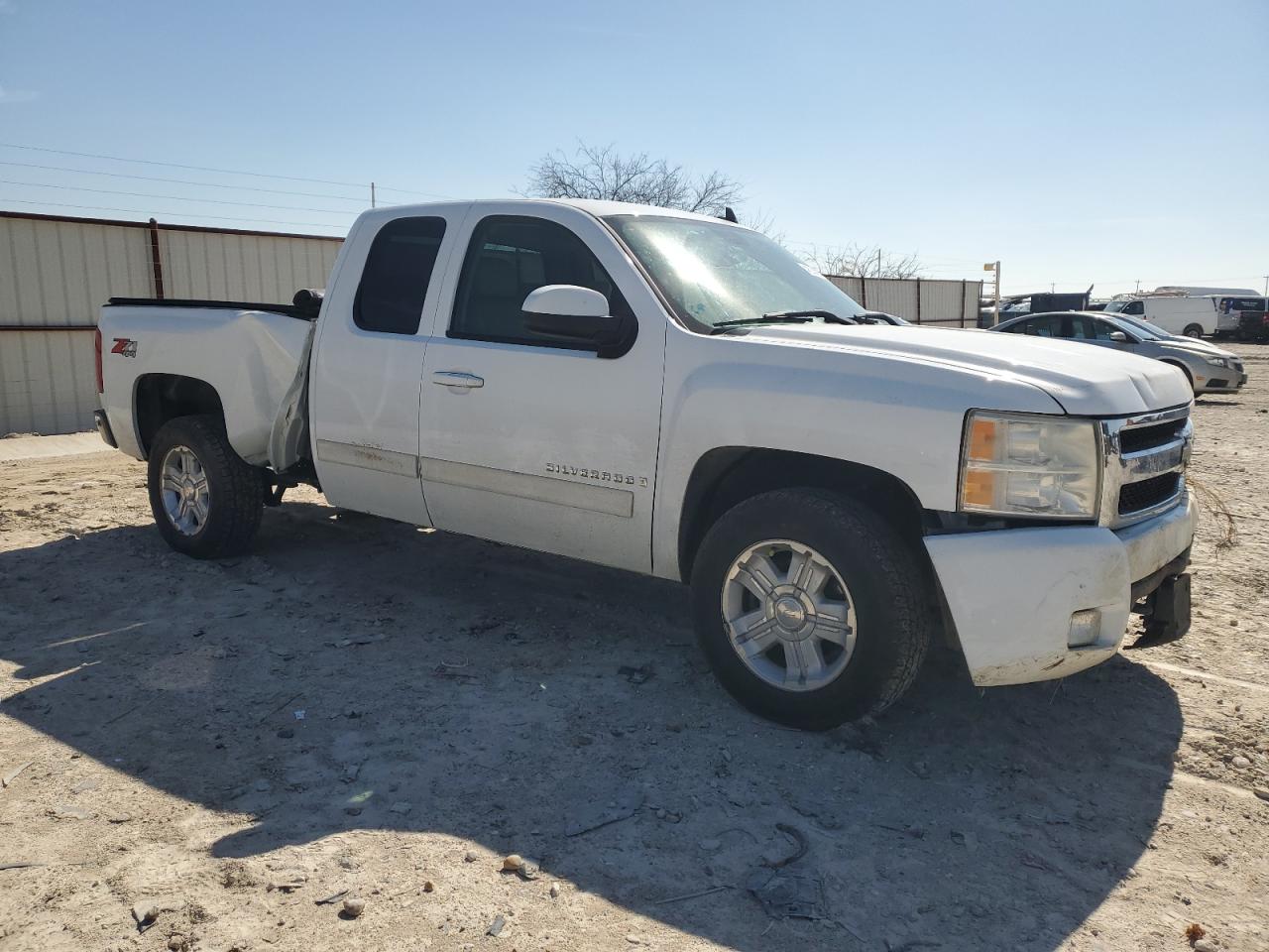2007 Chevrolet Silverado - Image 4