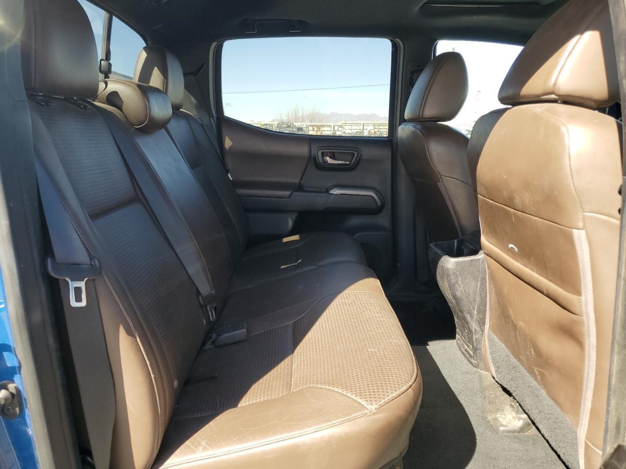 2016 Toyota Tacoma - Image 10