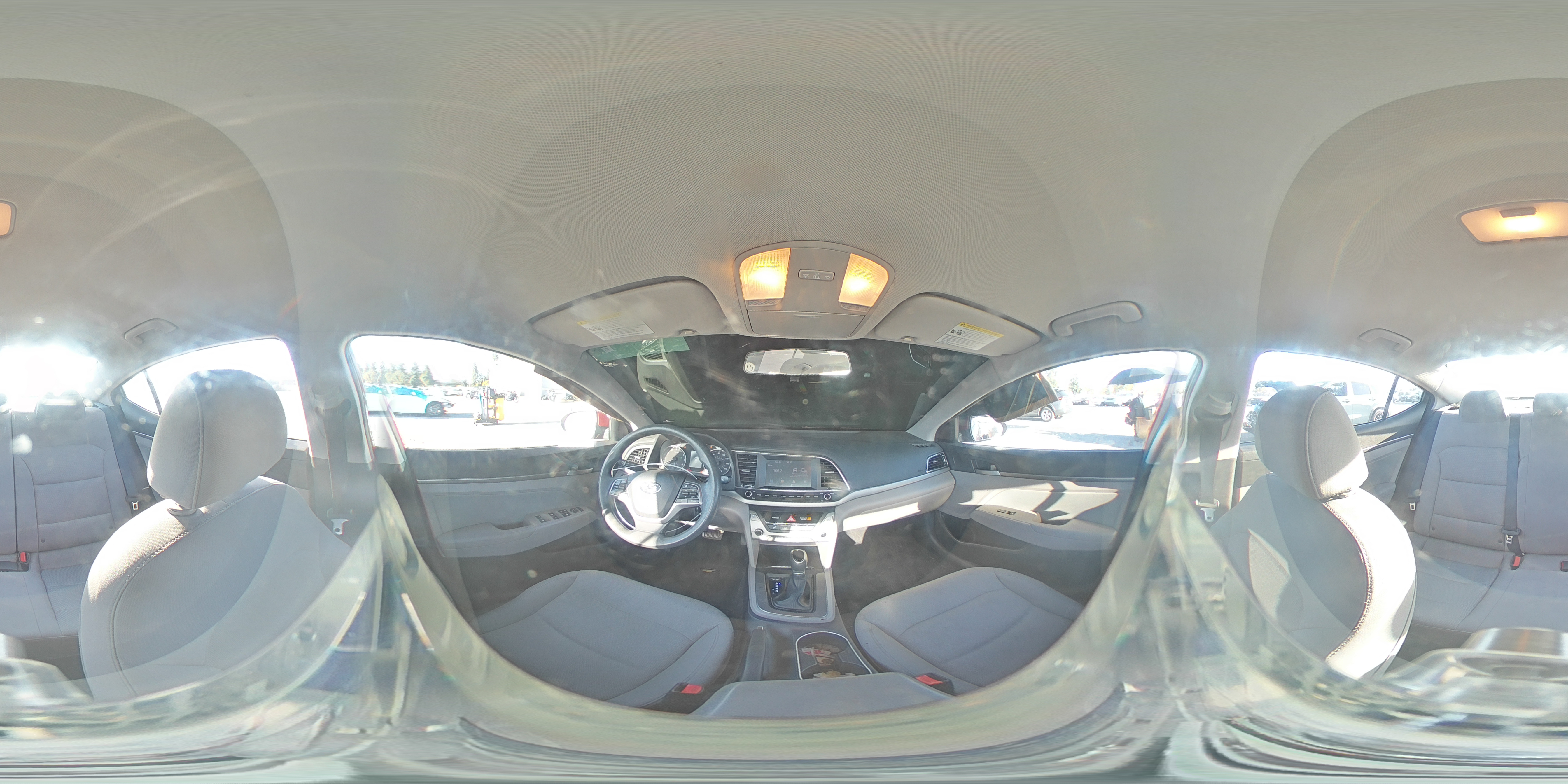 2018 Hyundai Elantra - Image 12