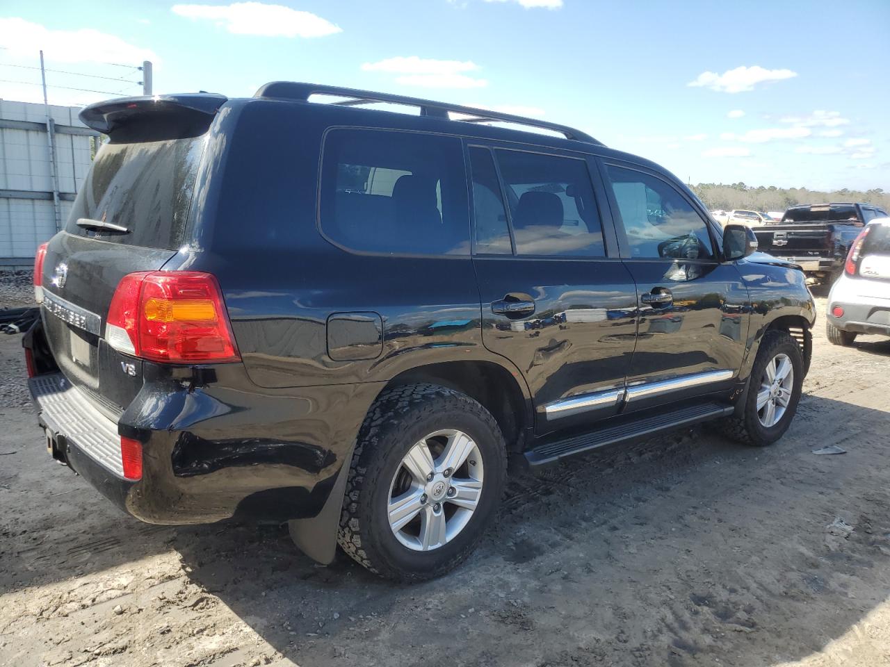 2014 Toyota Land Cruiser - Image 3
