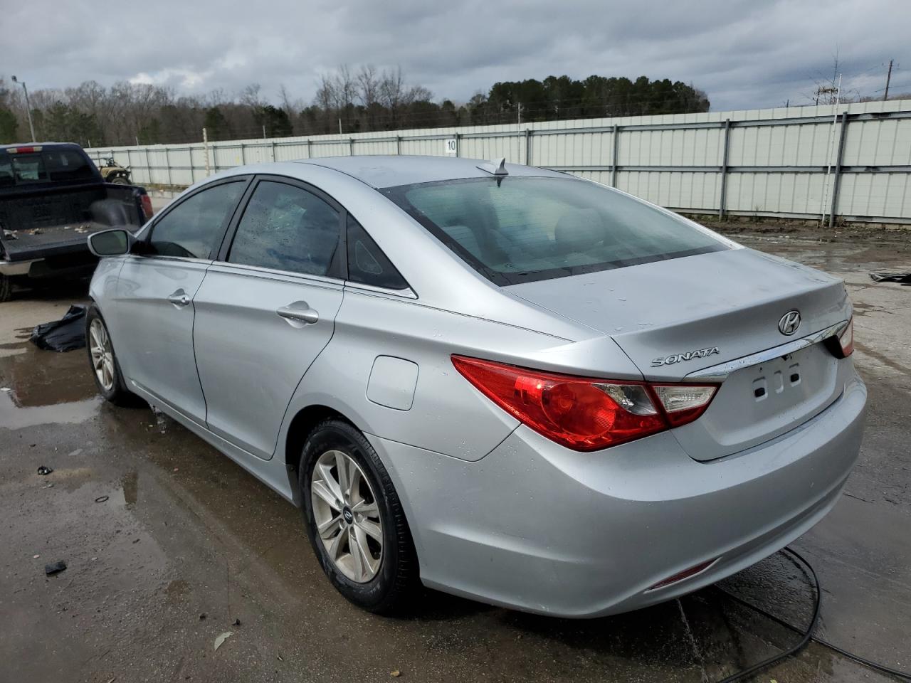 2013 Hyundai Sonata - Image 2