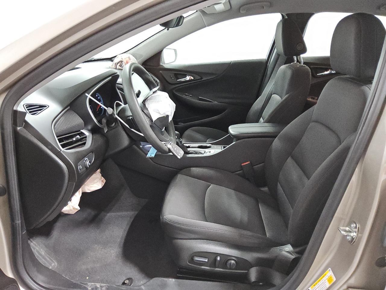 2023 Chevrolet Malibu - Image 7