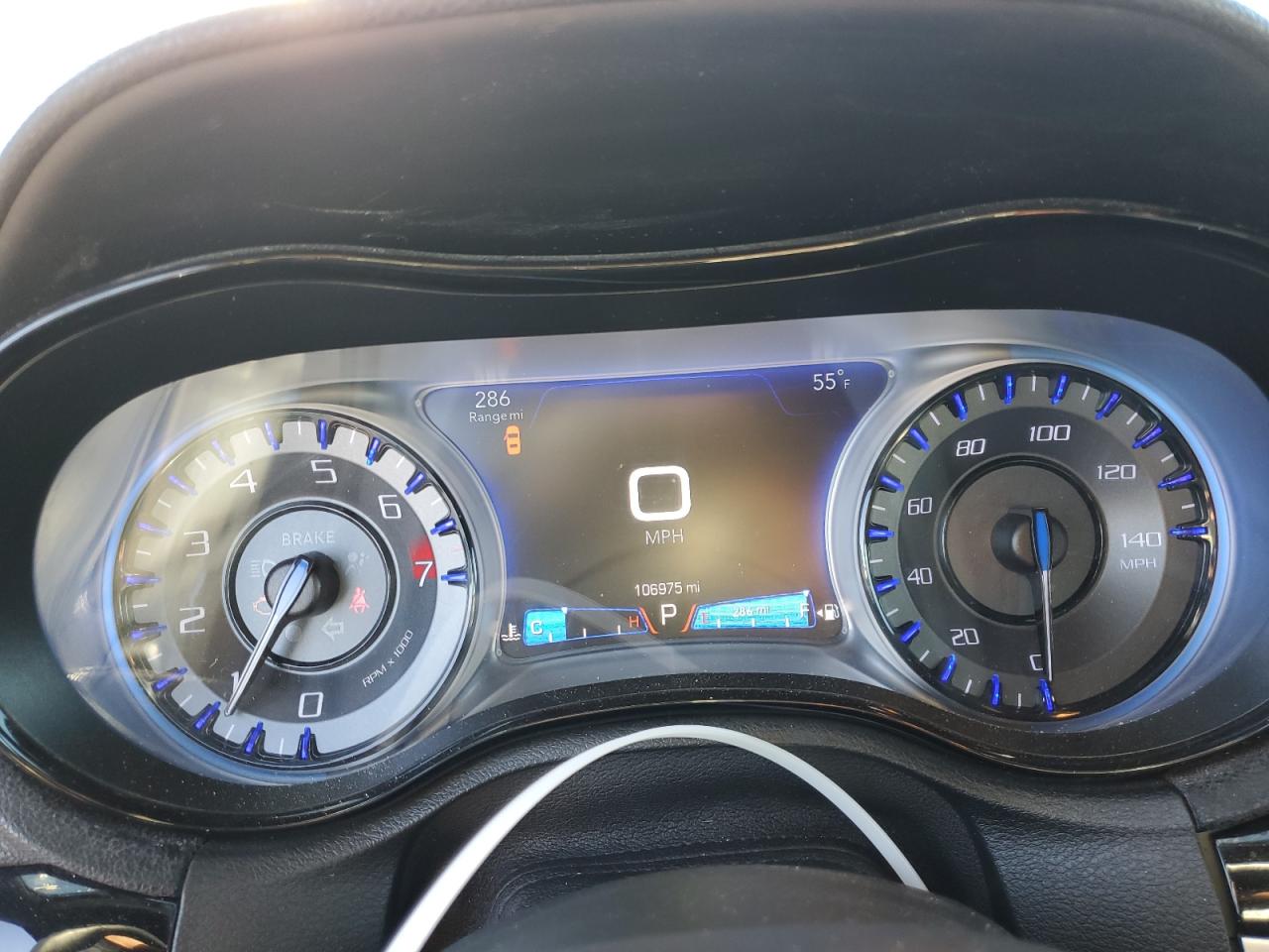 2018 Chrysler 300 - Image 9