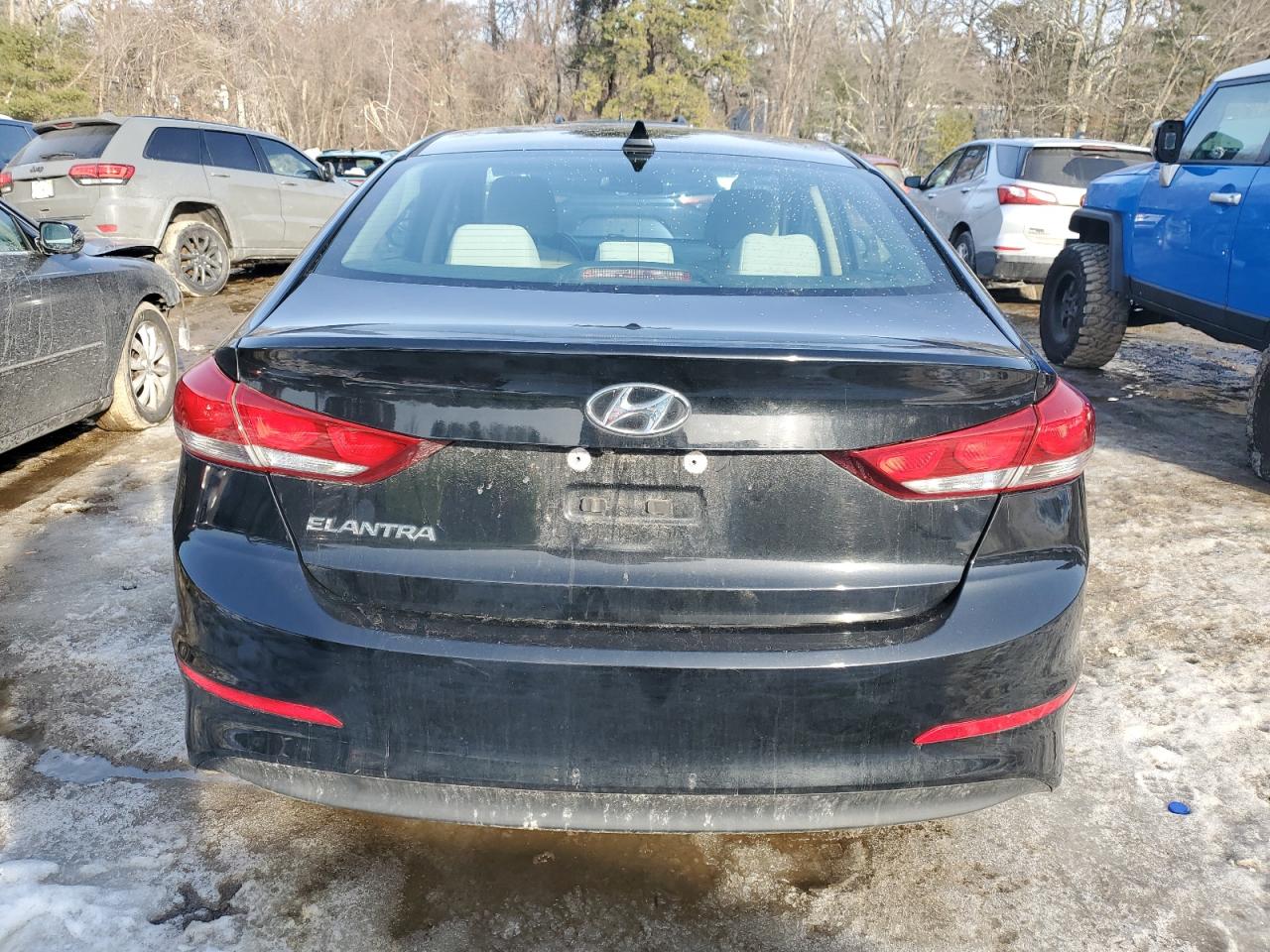 2017 Hyundai Elantra - Image 6