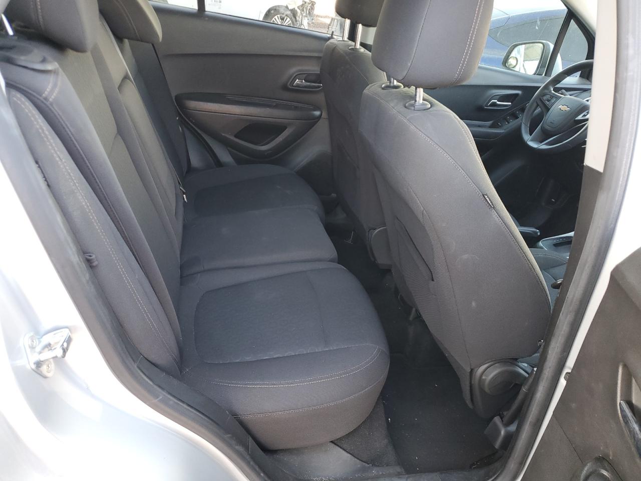 2022 Chevrolet Trax - Image 11