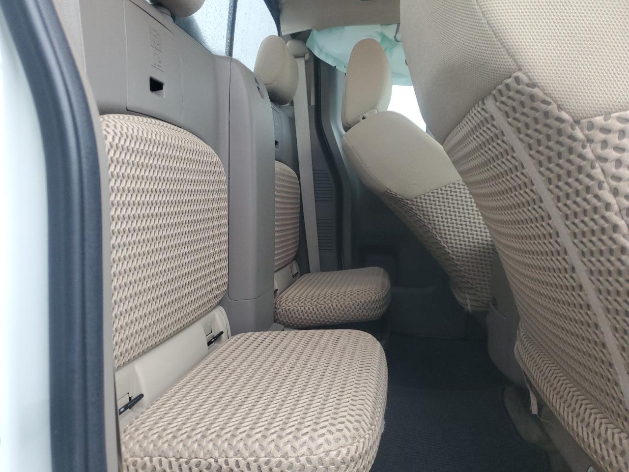 2015 Nissan Navara (Frontier) - Image 10