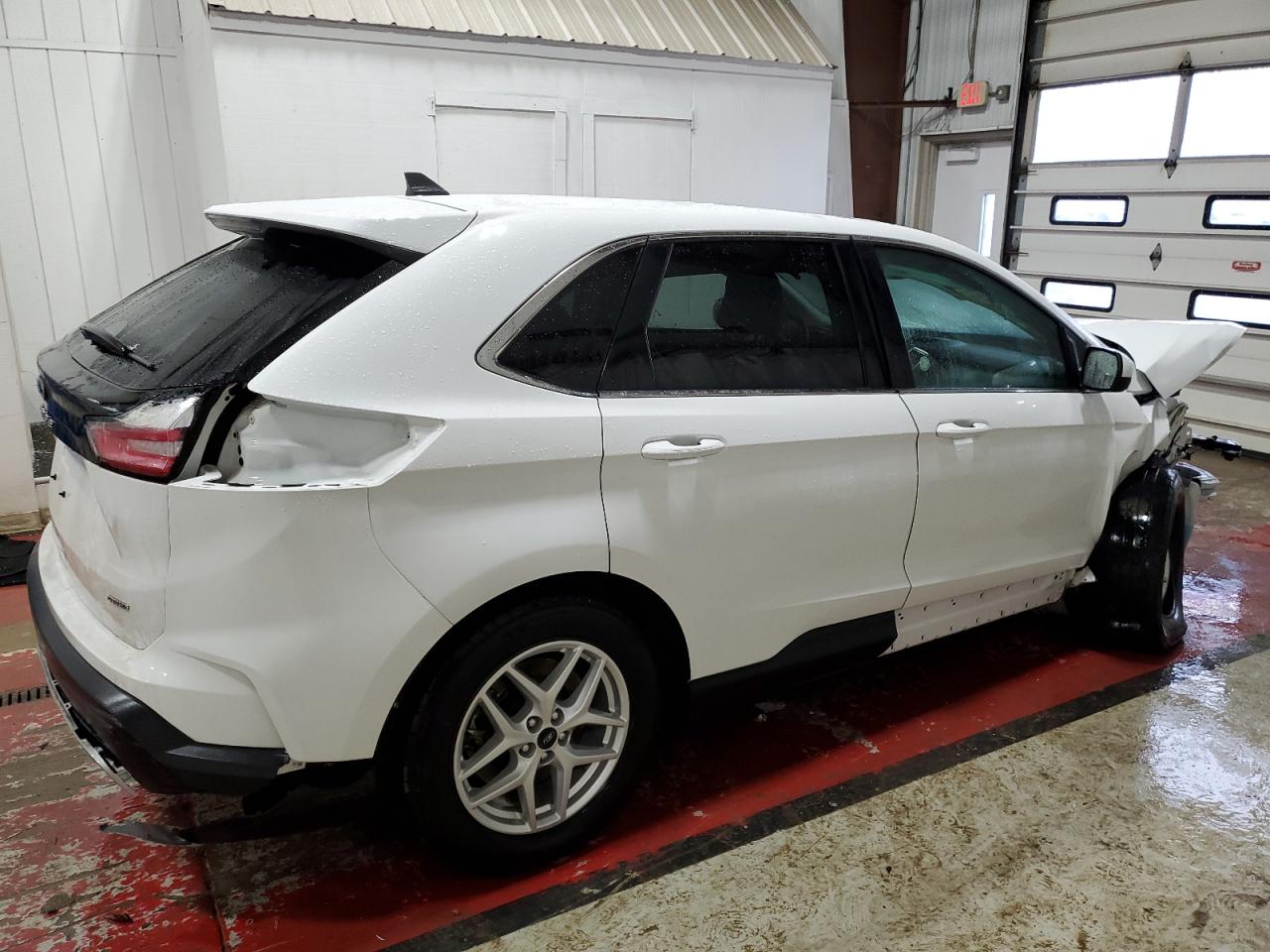2023 Ford Edge - Image 3