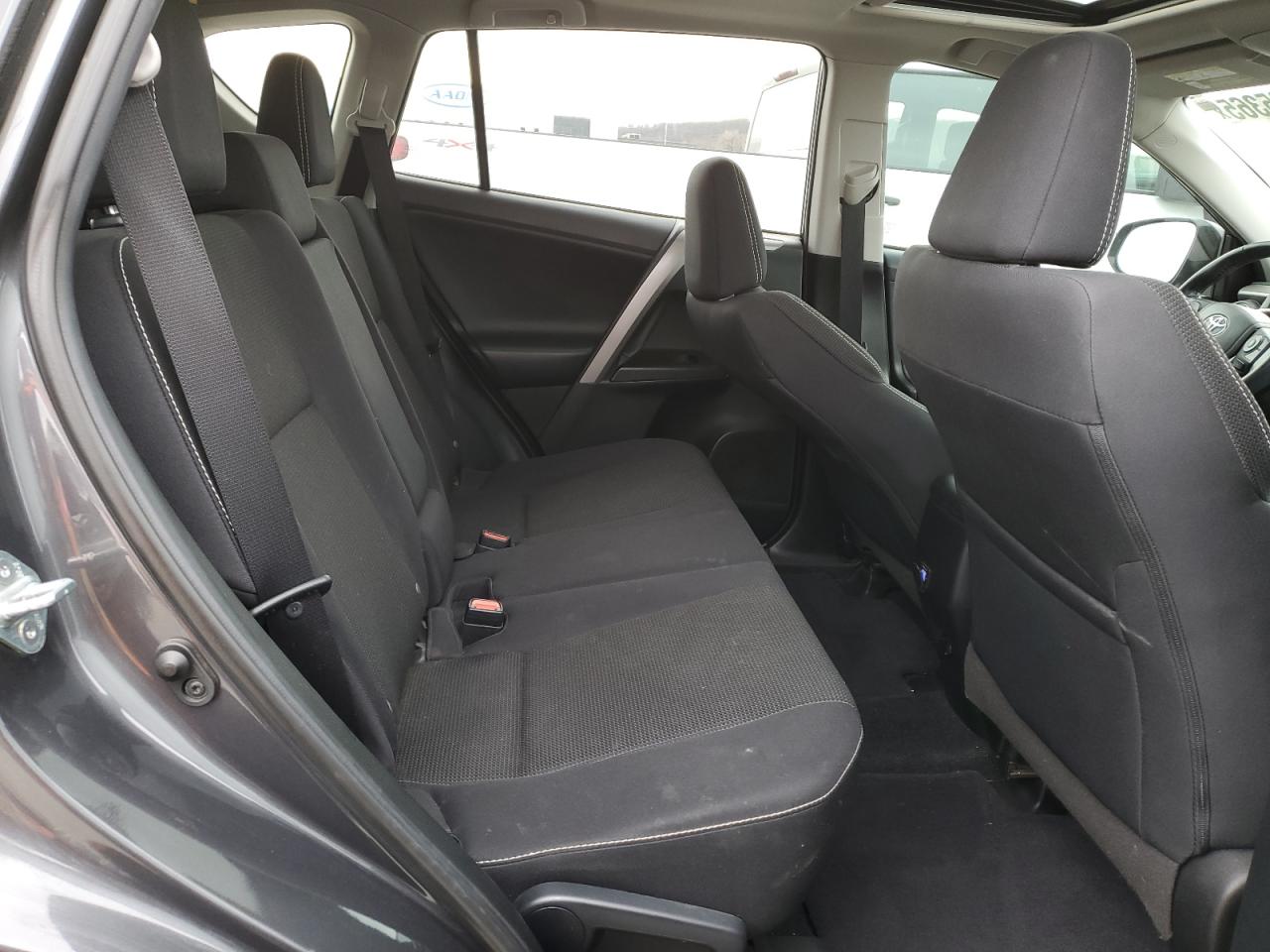 2018 Toyota RAV 4 - Image 11