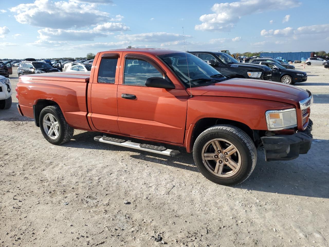 2008 Dodge Dakota - Image 4