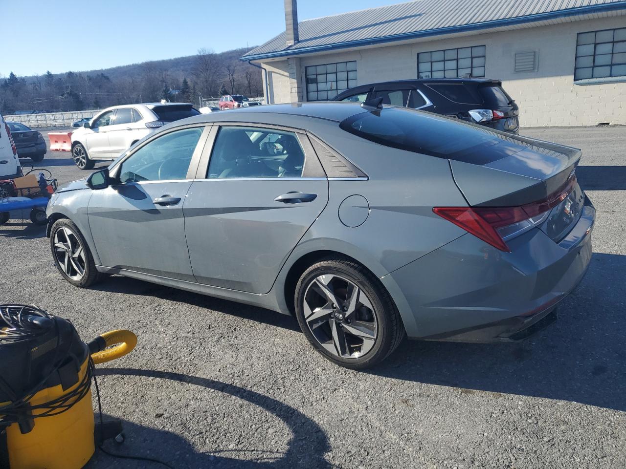 2023 Hyundai Elantra - Image 2