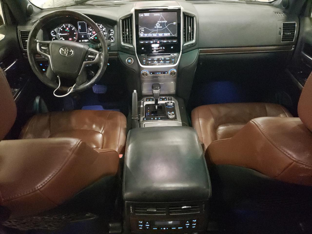 2016 Toyota Land Cruiser - Image 8