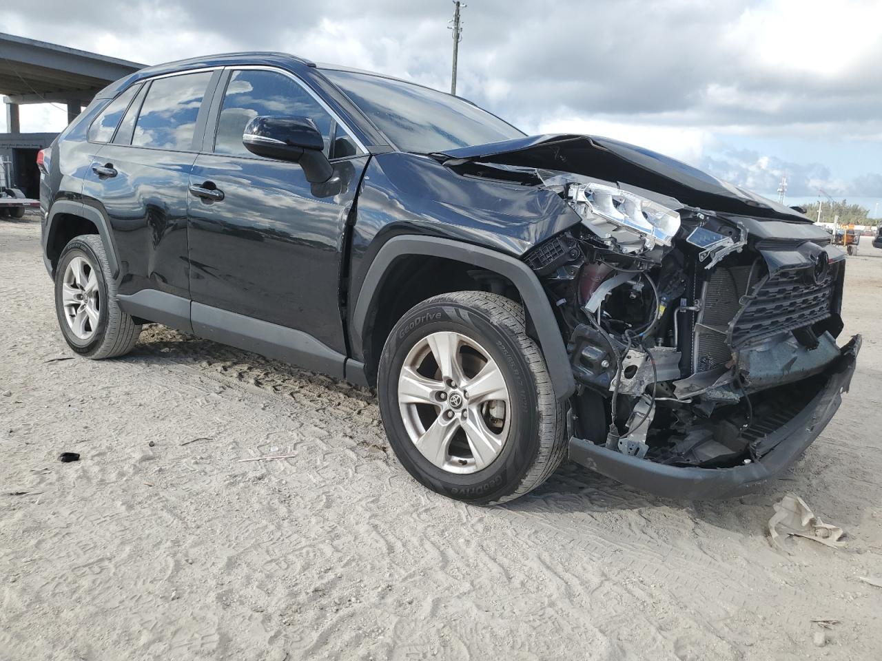 2021 Toyota RAV 4 - Image 4