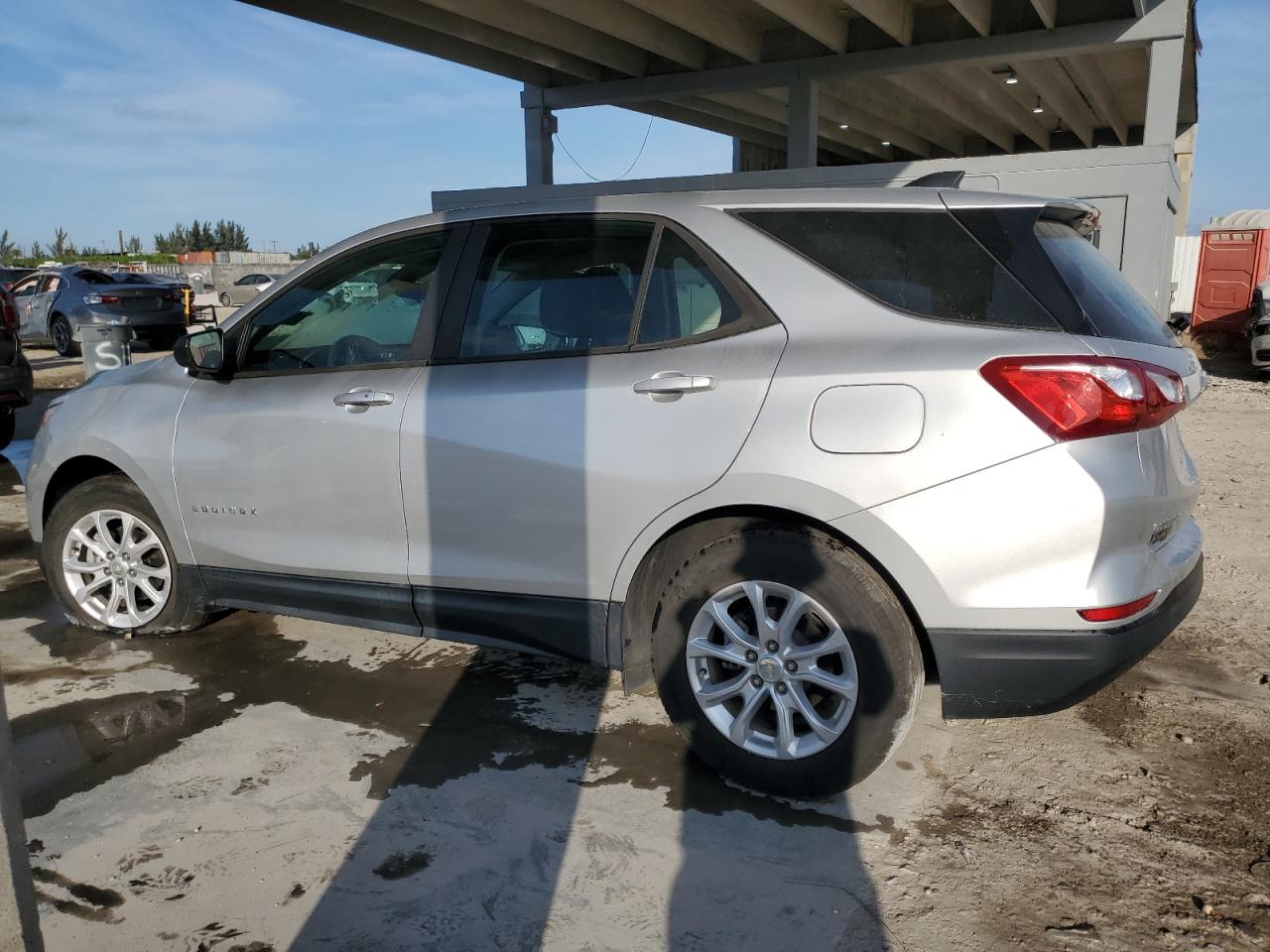2020 Chevrolet Equinox - Image 2