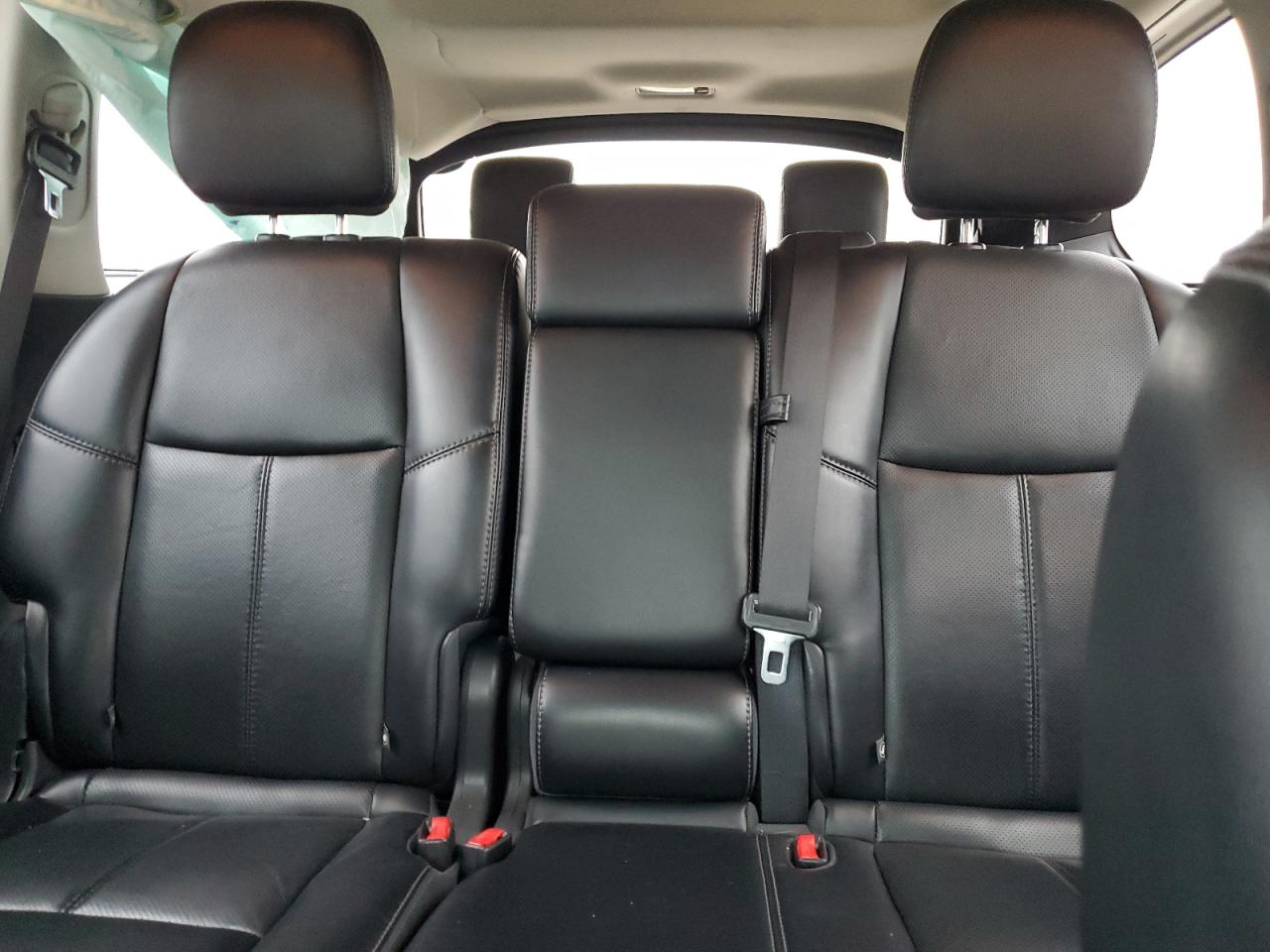 2015 Nissan Pathfinder - Image 10