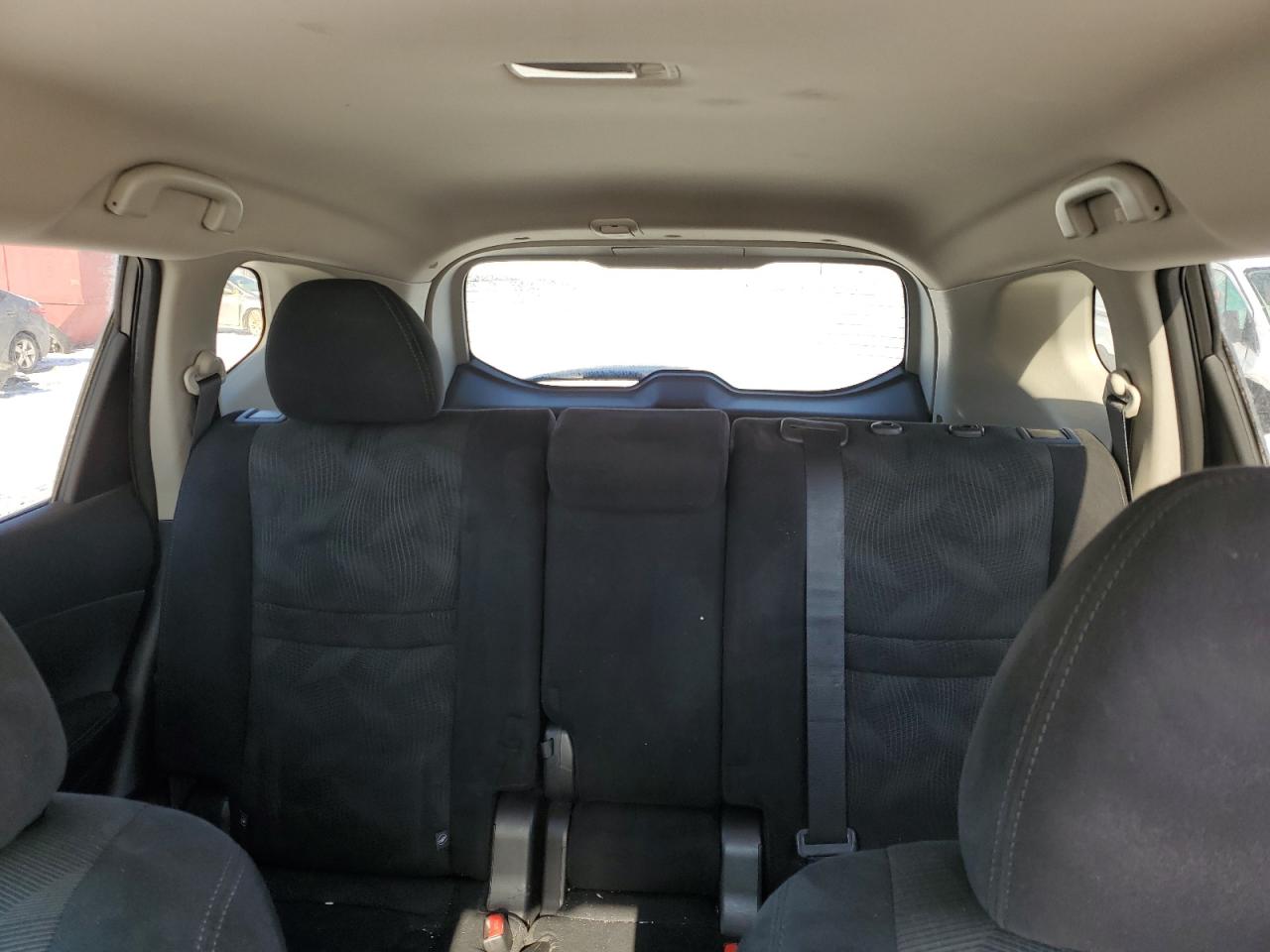 2015 Nissan Rogue - Image 10