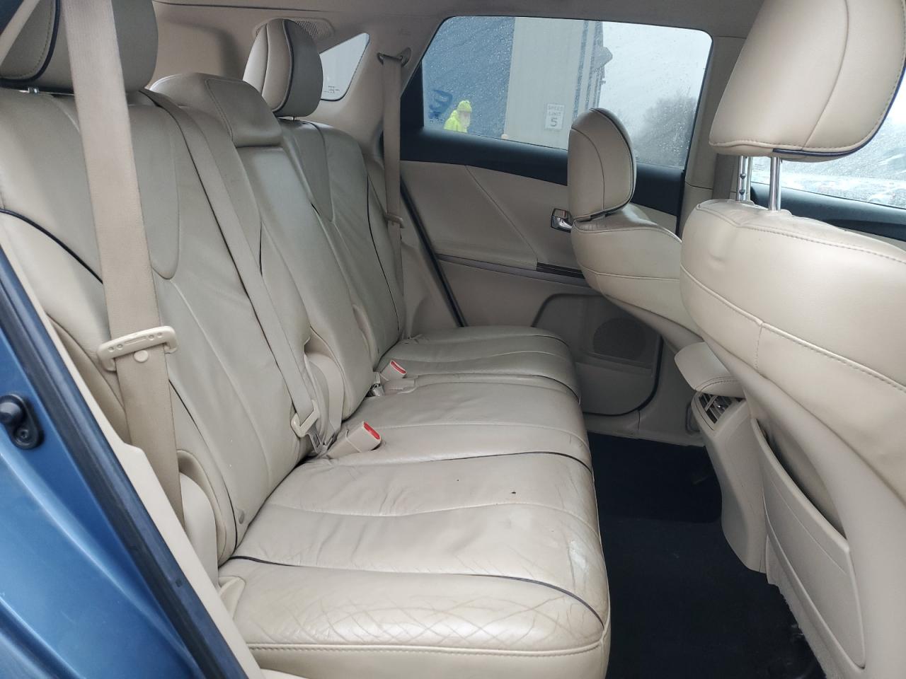 2011 Toyota Venza - Image 11