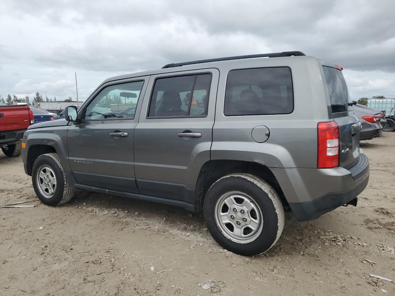 2012 Jeep Liberty (Patriot) - Image 2