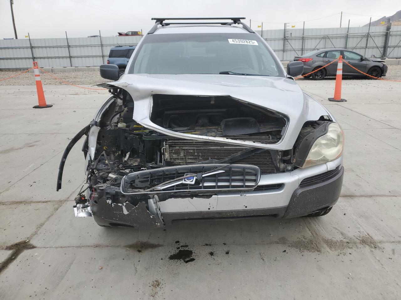 2004 Volvo XC90 - Image 5