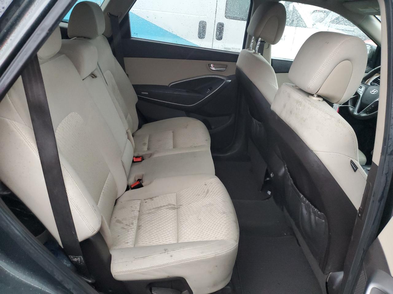 2013 Hyundai Santa Fe - Image 11