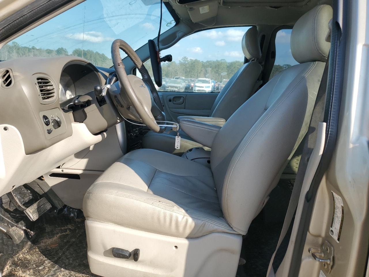 2005 Chrysler Town & Country - Image 7