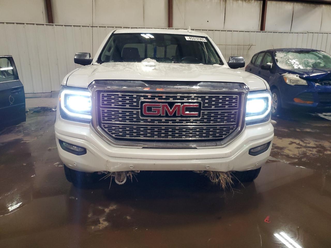 2017 GMC Sierra - Image 5