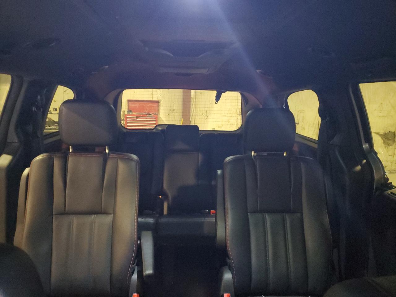 2019 Dodge Caravan - Image 10