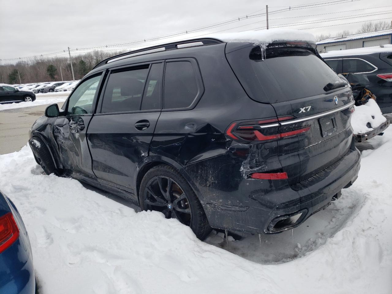 2023 BMW X7 - Image 2