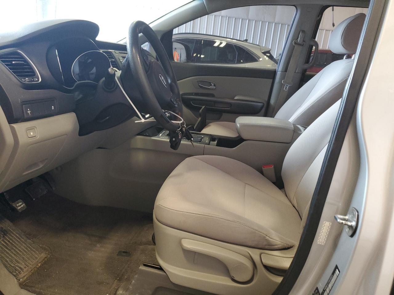 2016 Kia Sedona - Image 7