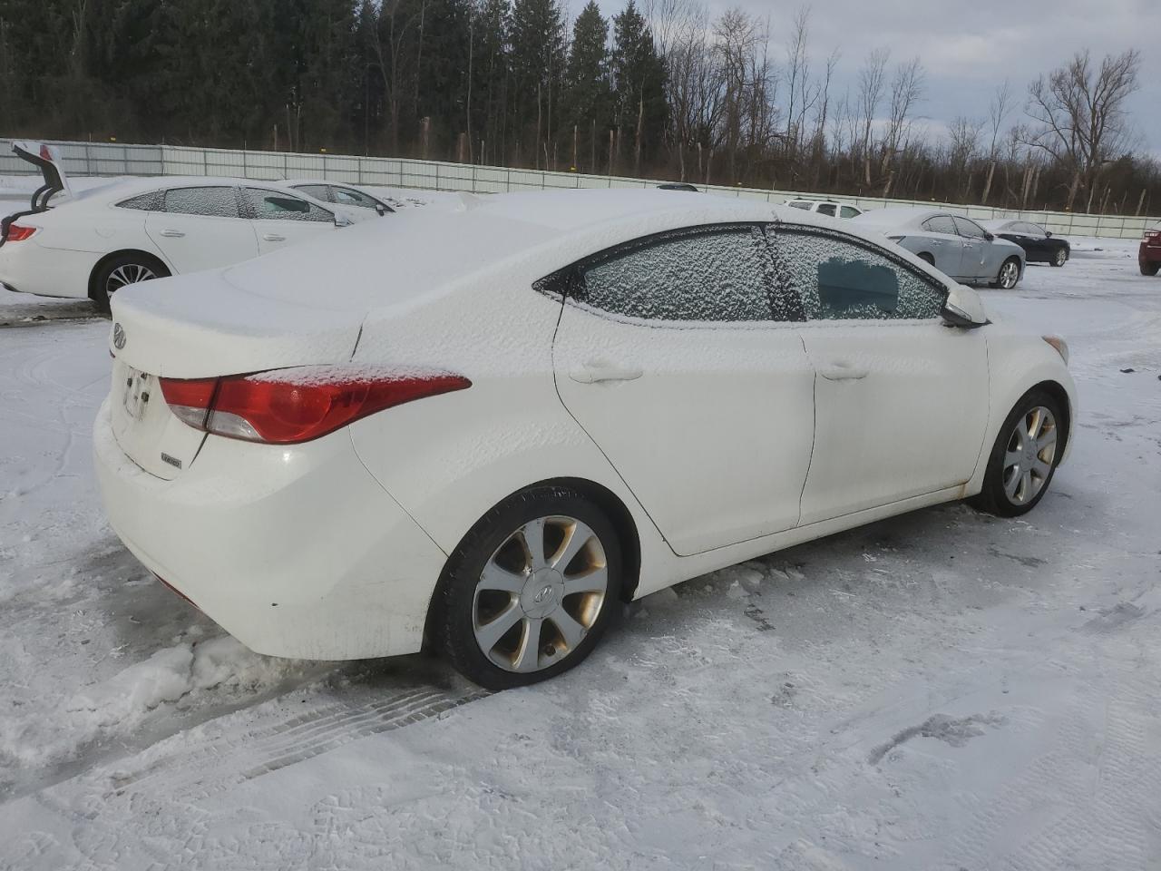 2013 Hyundai Elantra - Image 3