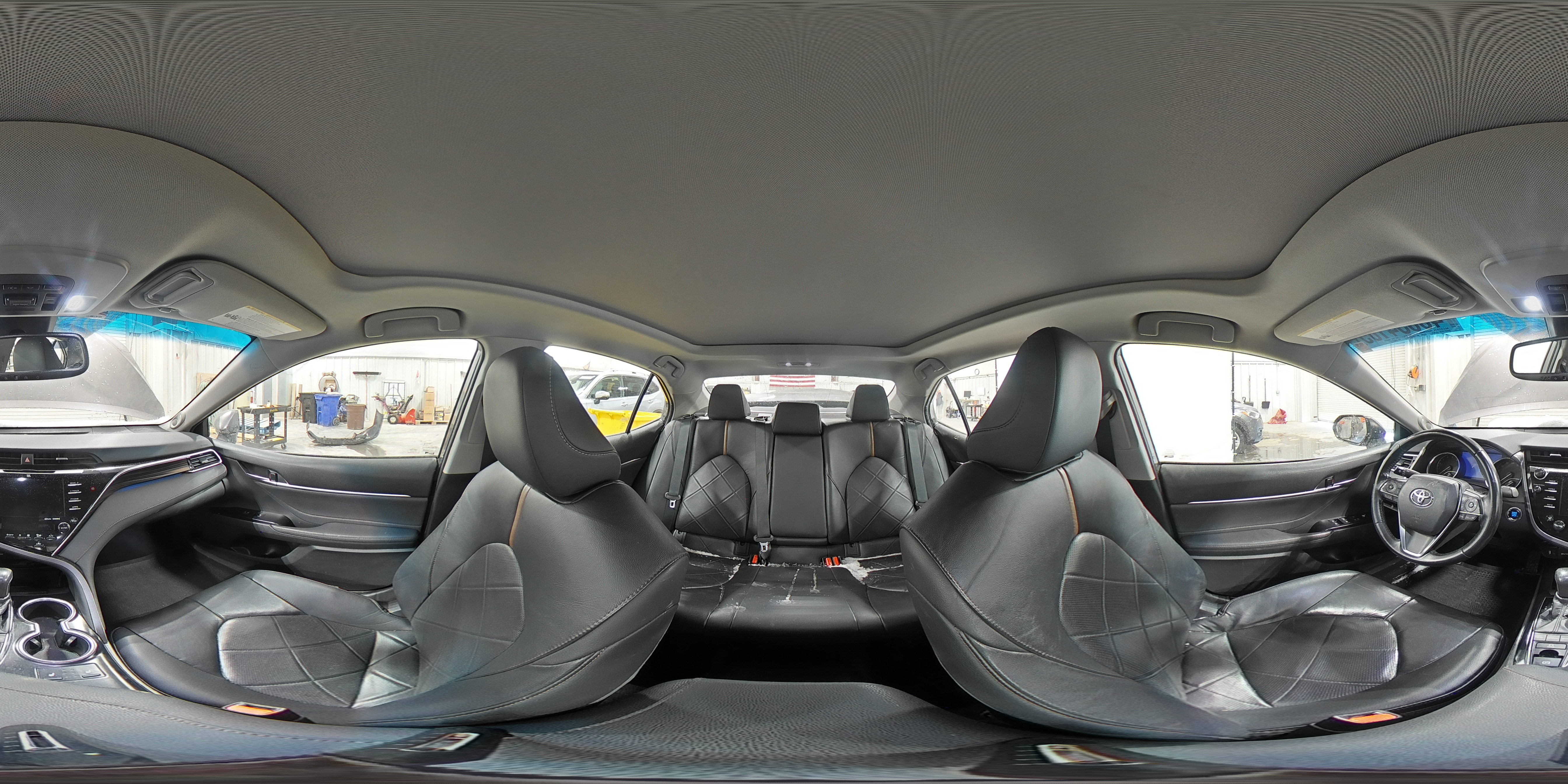 2018 Toyota Camry - Image 13